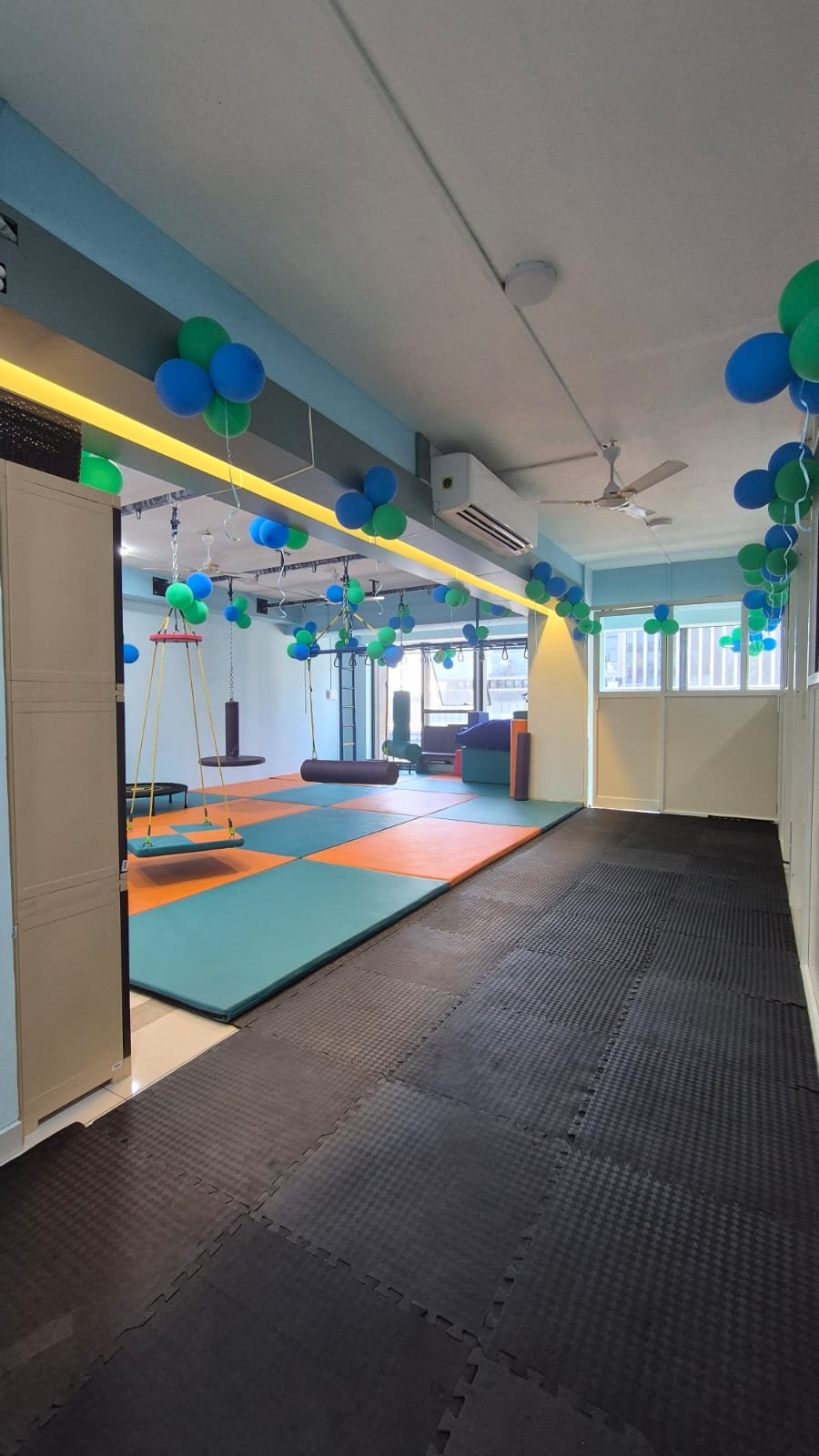 Balance beam and posture correction equipment